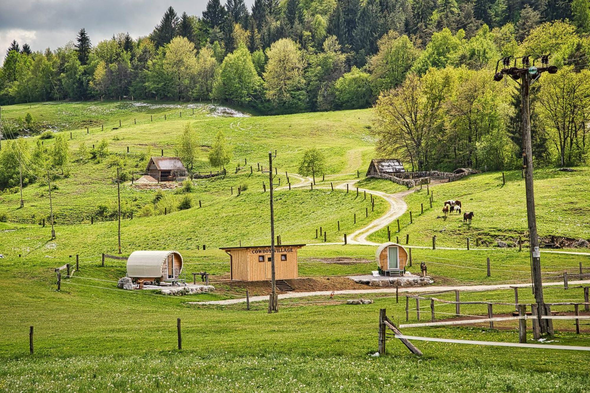 Hotel Cowboy'S Land Visnja Gora Exteriér fotografie