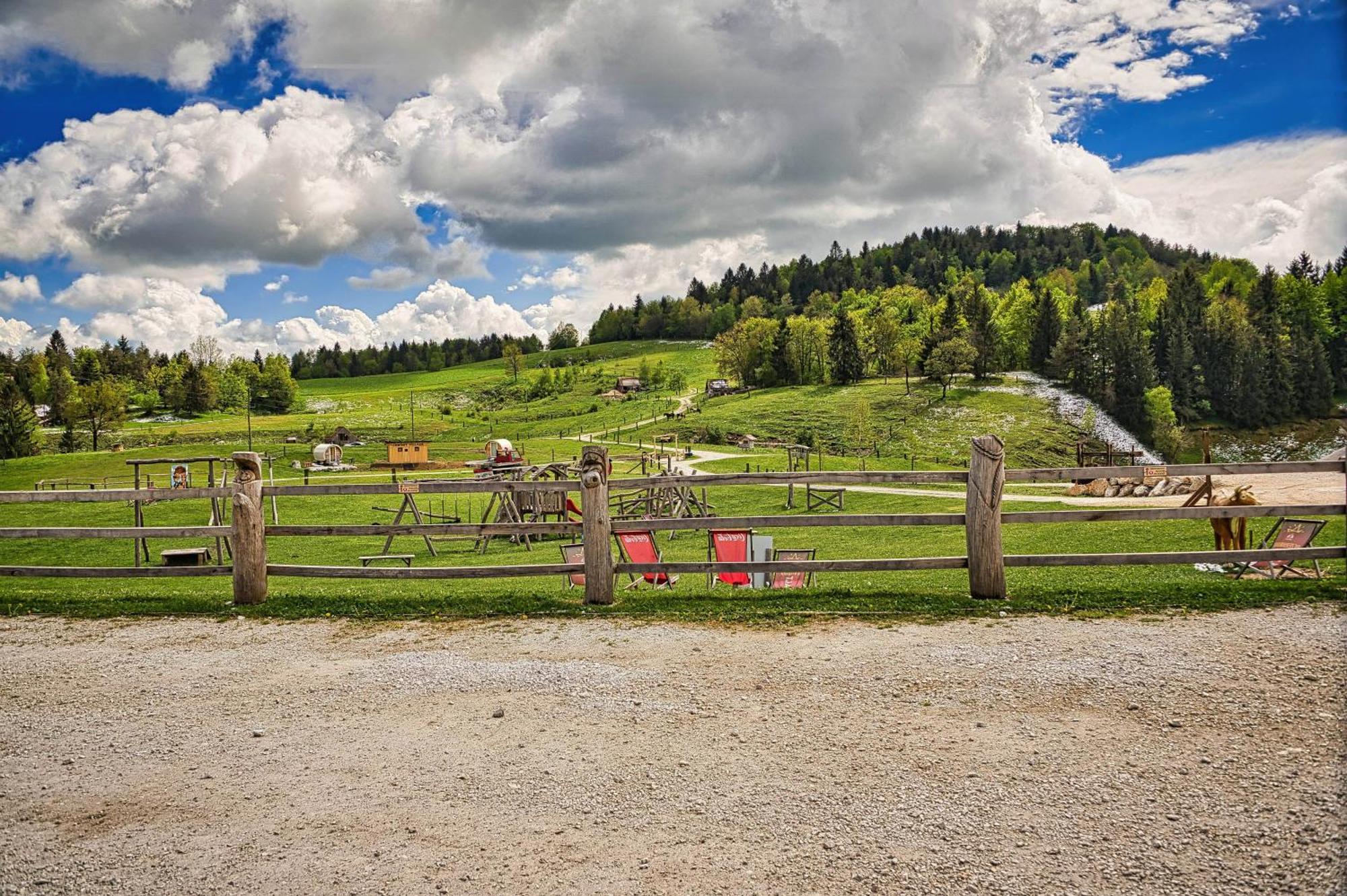 Hotel Cowboy'S Land Visnja Gora Exteriér fotografie