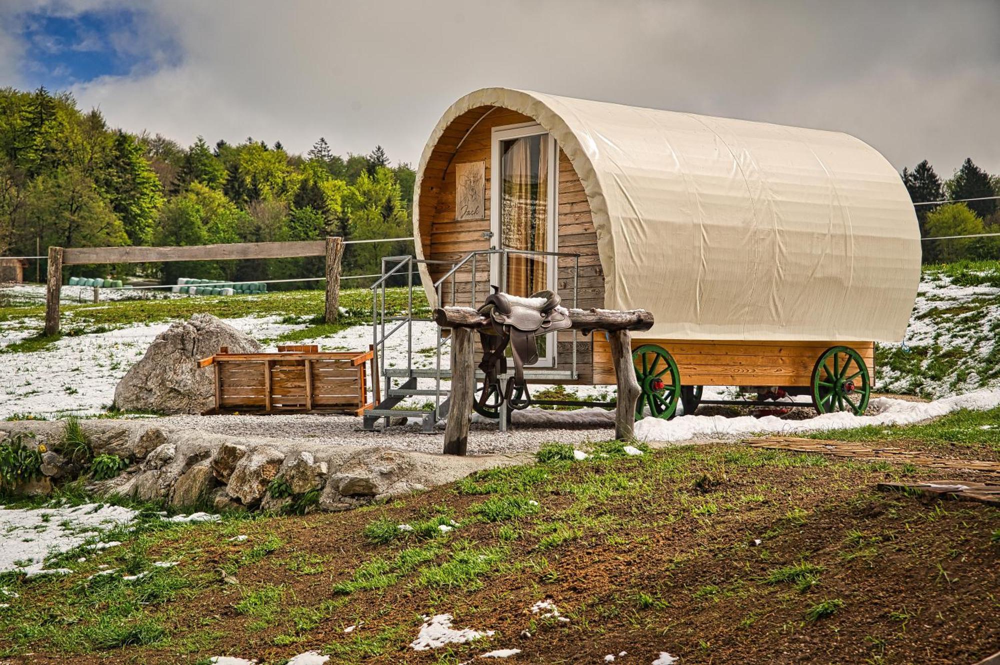 Hotel Cowboy'S Land Visnja Gora Exteriér fotografie