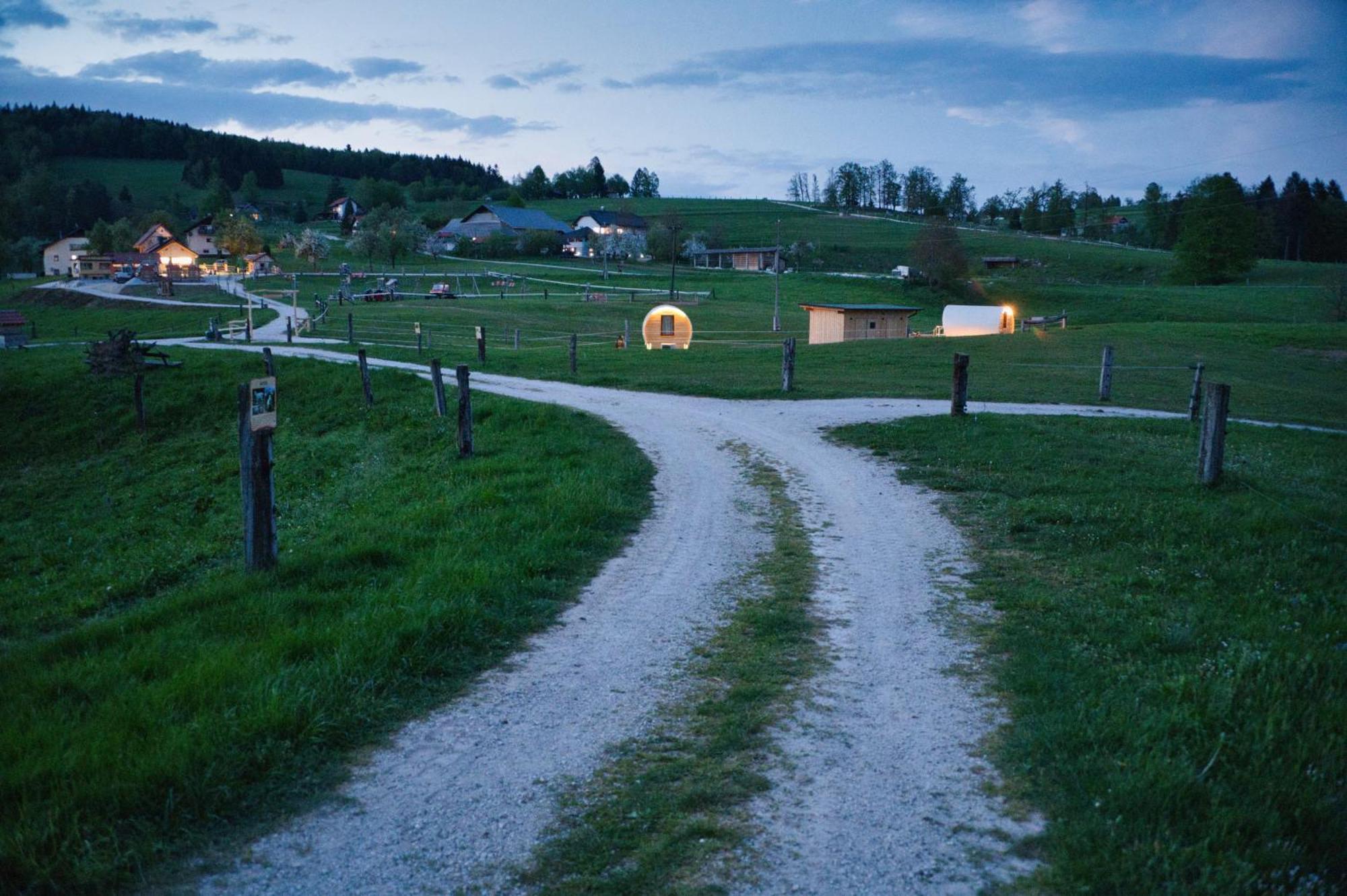 Hotel Cowboy'S Land Visnja Gora Exteriér fotografie